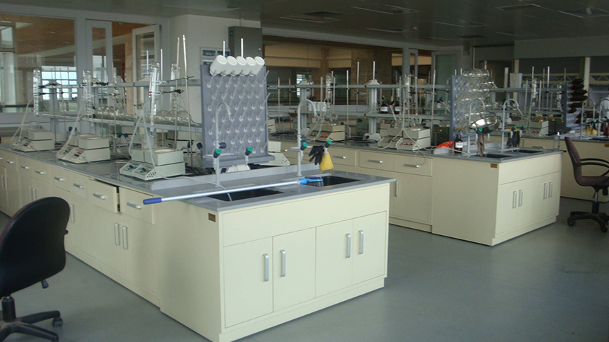 張家界市陽湖坪污水處理廠在長?，F(xiàn)代采購實驗室通風(fēng)柜